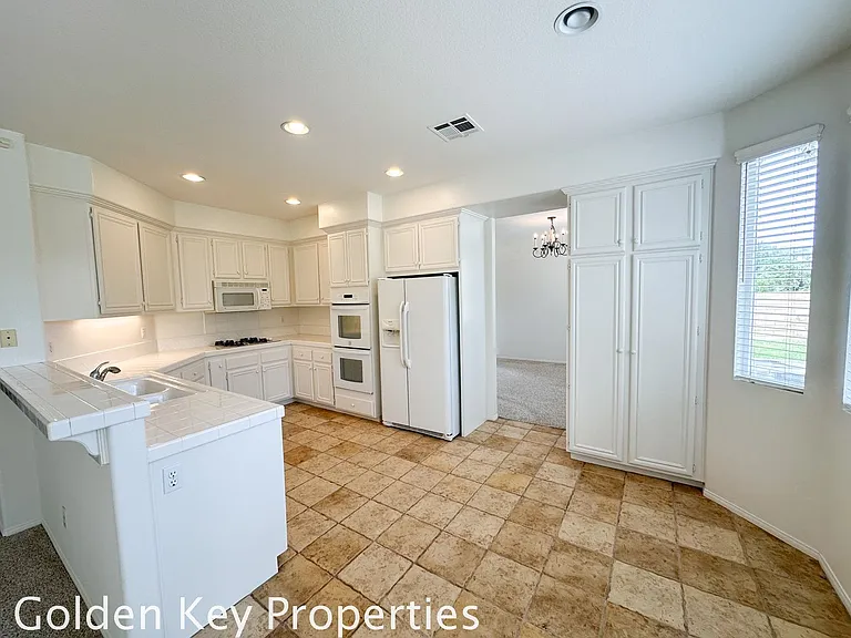 1188 Abelia Ave — Photo 2