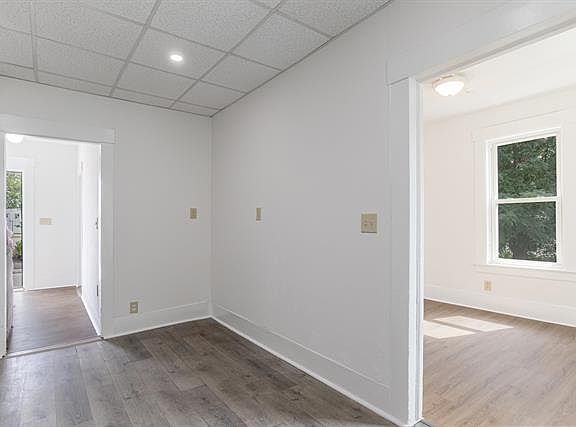 4th image of 19 Upham St #19