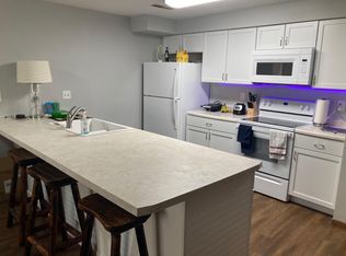327 S Lucas St, Iowa City, IA 52240