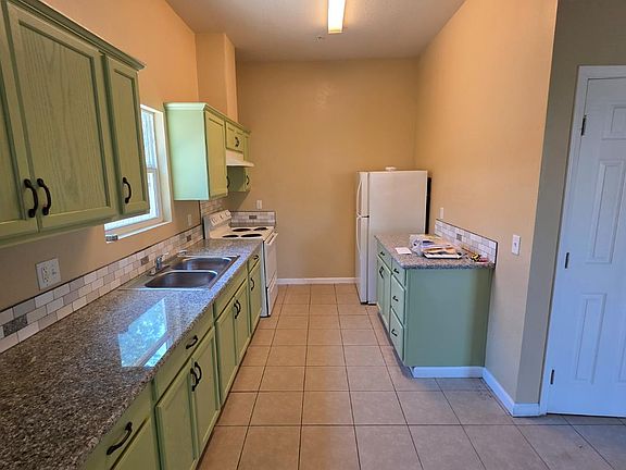 3rd image of 551 N College Ave #A