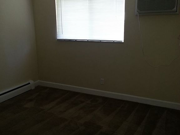 5th image of 2345 Beechmont Ave APT 9