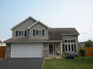 2520 Burl Oak Curv, Hudson, WI 54016