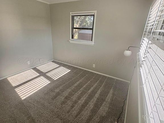 5th image of 7121 Vinewood St