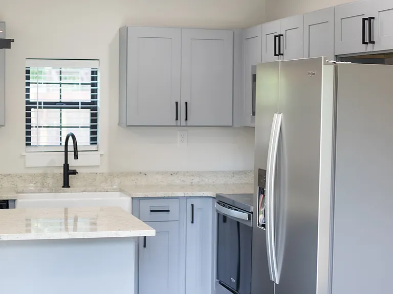 221 N Virginia Ave — Photo 10