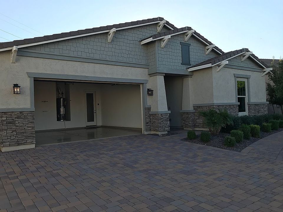 1st image of 18271 W Monterosa St