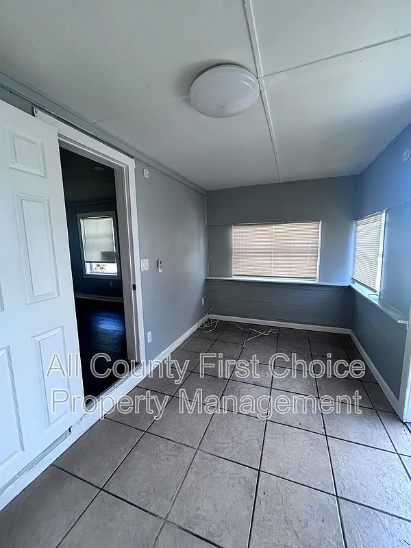 42nd St Cottages — Photo 2