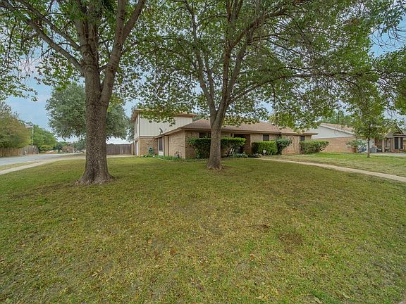 2nd image of 1112 Meadowview Dr