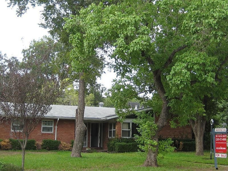 1st image of 302 Forrest Hill Dr