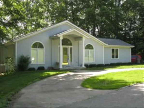 1601 Park Hill Dr, Spencer, IN 47460