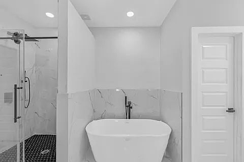 2nd image of 3614 Jipsie Ln Unit B