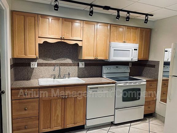 4th image of 404 Harrison Ave APT 7