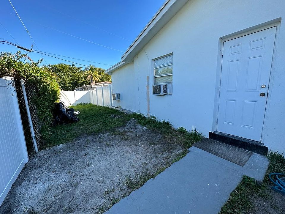 301 SW 9th Ter #1, Hallandale, FL 33009 | Zillow