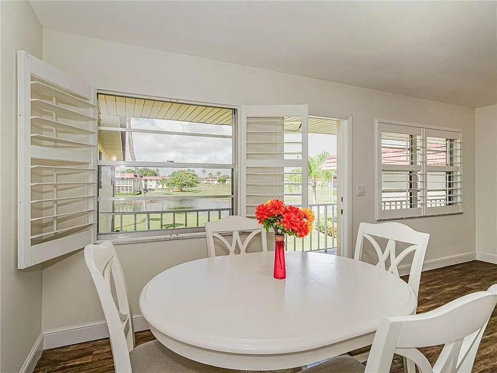 1 bed, 1.5 bath, 750 sqft, $1,500 — Photo 2