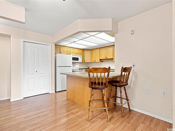5th image of UNIT 311-1622A Acadia DRIVE