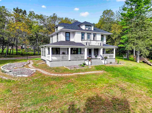 426 E North Lake St, Hancock, WI 54943