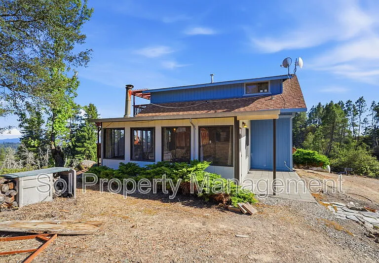 1005 Summit Rd — Photo 1