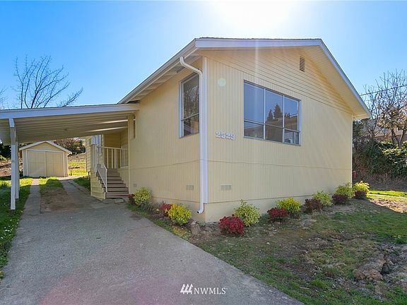 3rd image of 2529 S Juneau Street