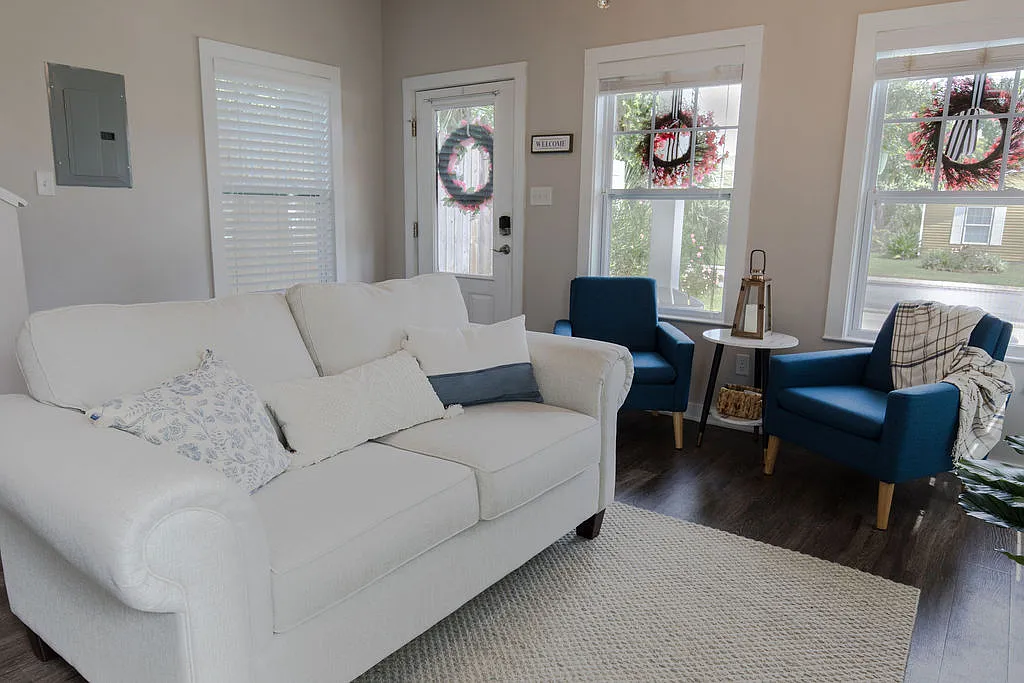3 bed, 1216 sqft, $3,000 — Photo 4