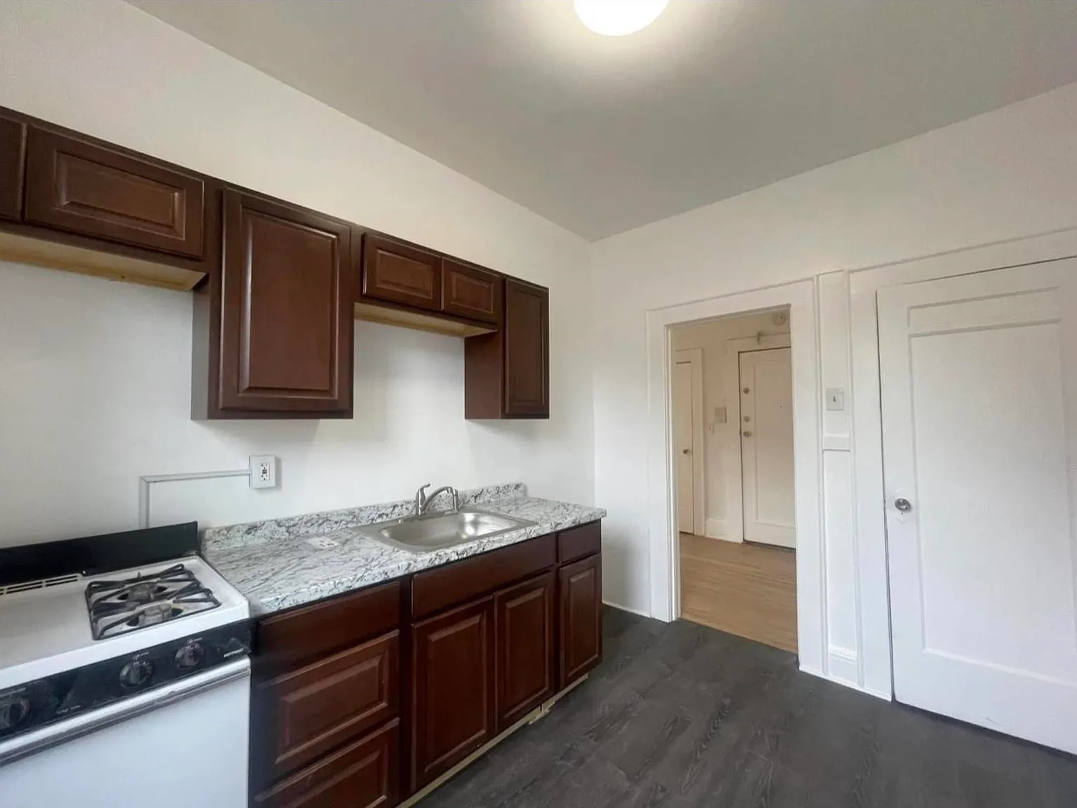 1 bed, 1.0 bath, 600 sqft, $1,300 — Photo 4