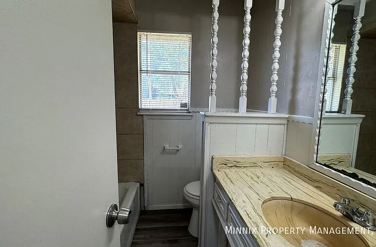 2302 40th St #B — Photo 12
