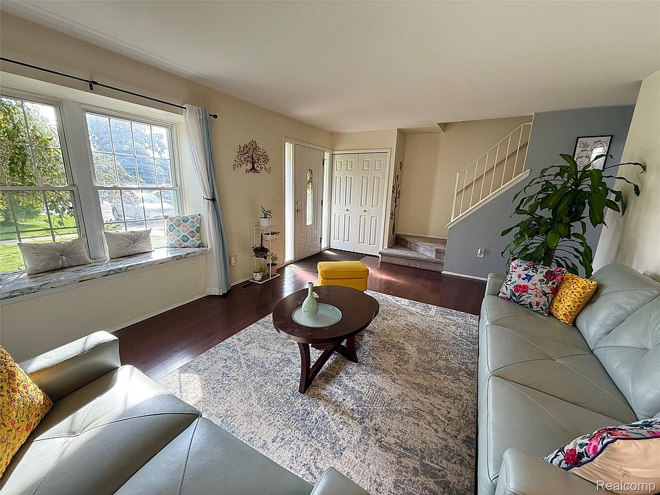 24353 Bashian Dr, photo 7