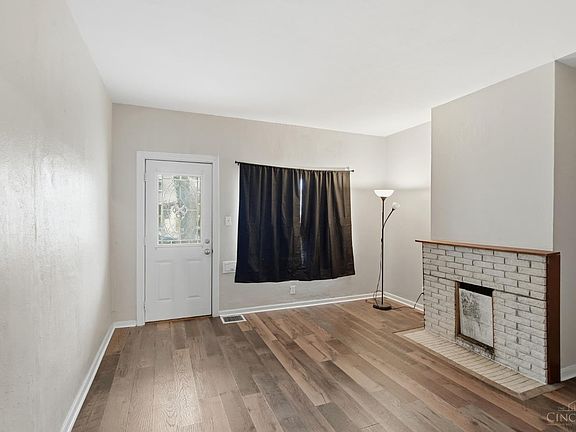 5th image of 2208 Superior Ave