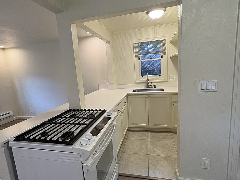 824 Wheeler St #2 — Photo 5