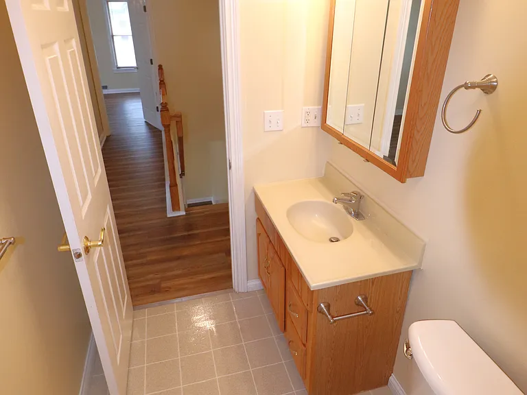 Beautifully Restored Townhouse — Photo 34