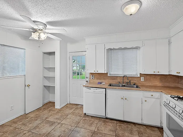 1422 Lampkin St — Photo 4