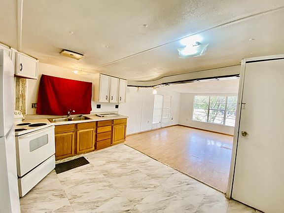 4th image of 109 Harmons Way #109
