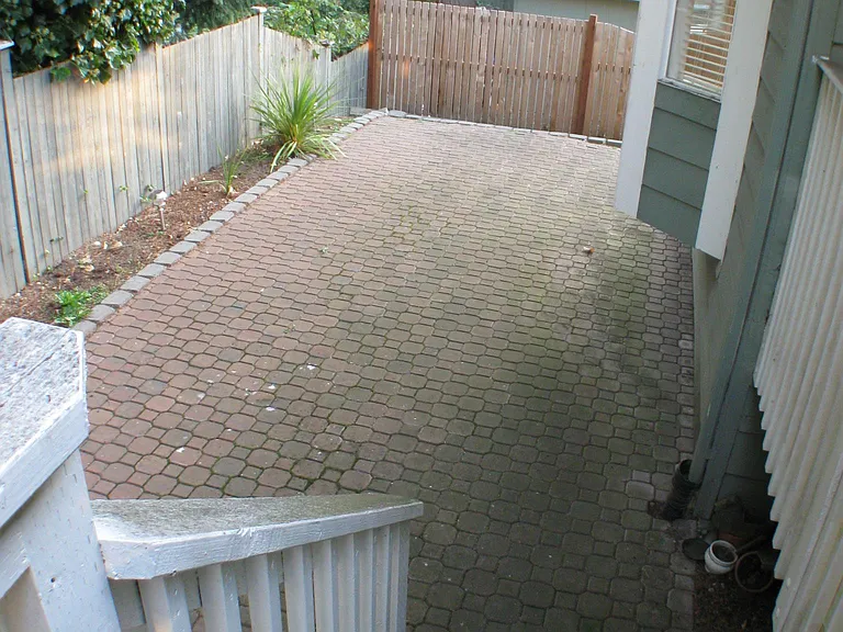 1004 NE 126th St — Photo 10
