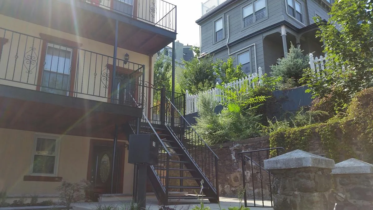 2 bed, 950 sqft, $2,495 — Photo 2