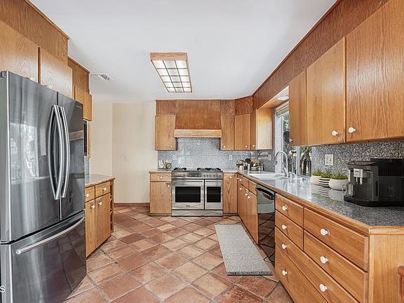 4th image of 155 W Villanova Rd