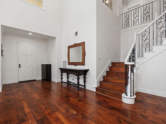 5th image of 4924 Pearlman Way