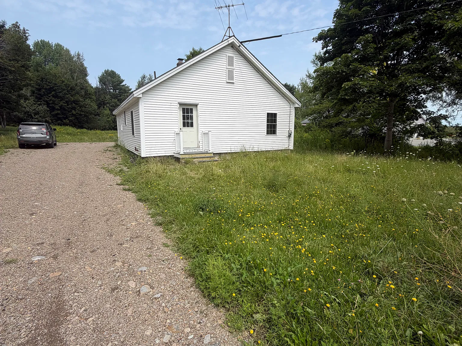 3 bed, $2,300 — Photo 2