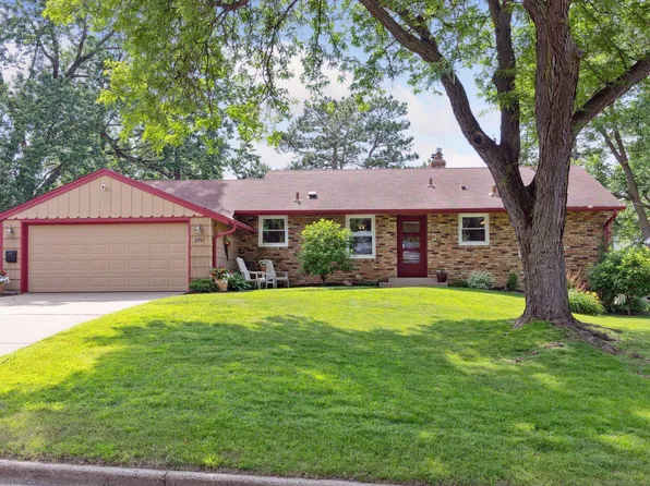 3701 Abbott Ave N, Robbinsdale, MN 55422