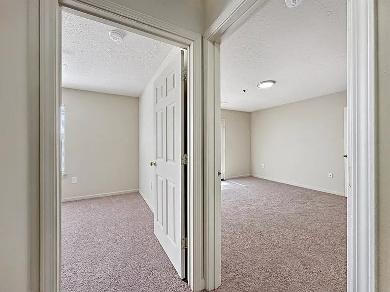Alison Pointe Apartments — Photo 71