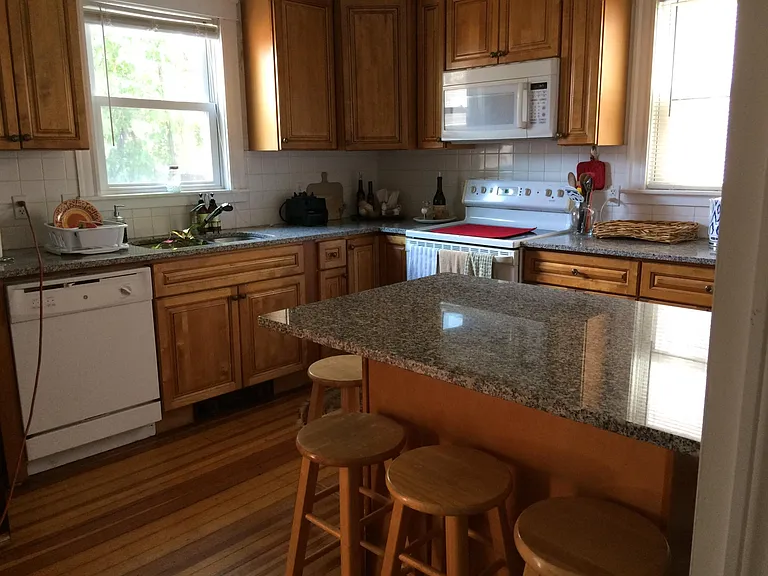 304 Bay View Ave #2 — Photo 3