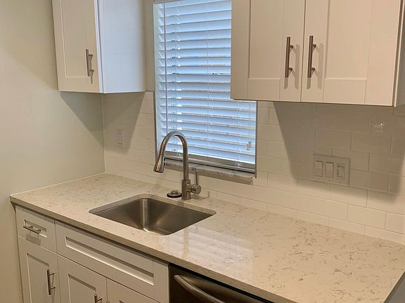 4th image of 3506 W Palmira Ave APT B