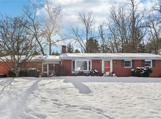 21 Elm Dr, Pittsburgh, PA 15238