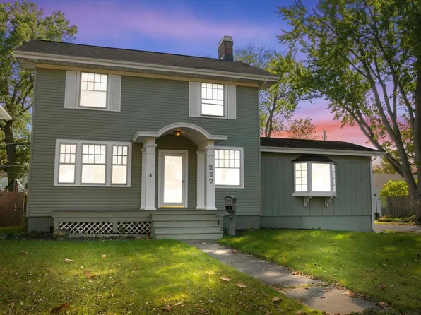 227 S Cornell Cir, Fort Wayne, IN 46807