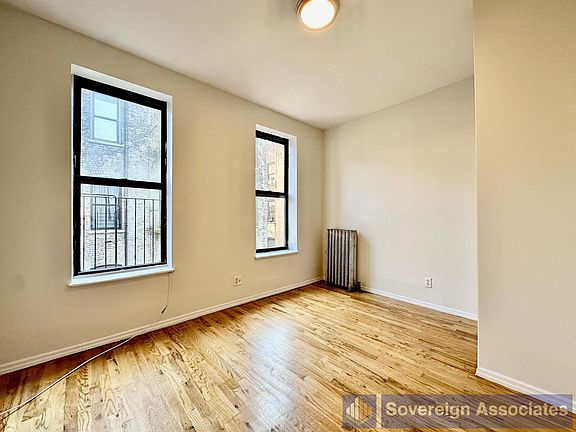 4th image of 209 W 108th St APT 18