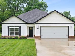 830 Butts Dr, Clarksville, TN 37042