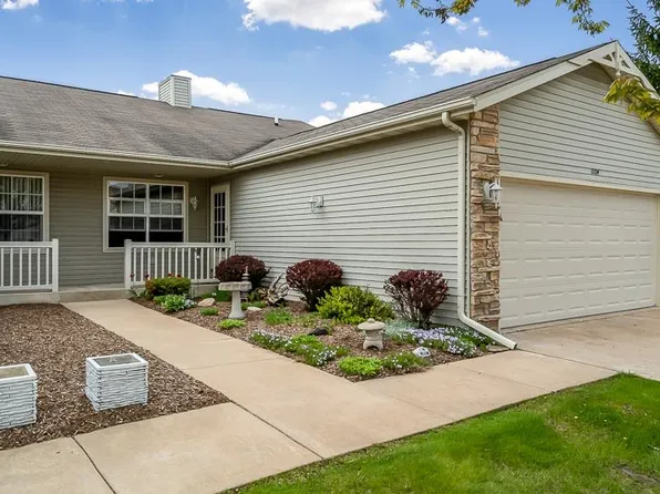 1104 Shingle Oak Ln, Rockford, IL 61107