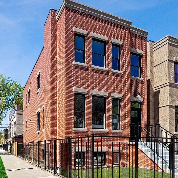 1st image of 3258 S Prairie Ave