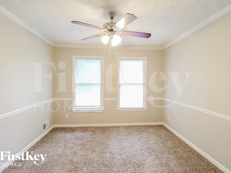 732 Harness Ct — Photo 7