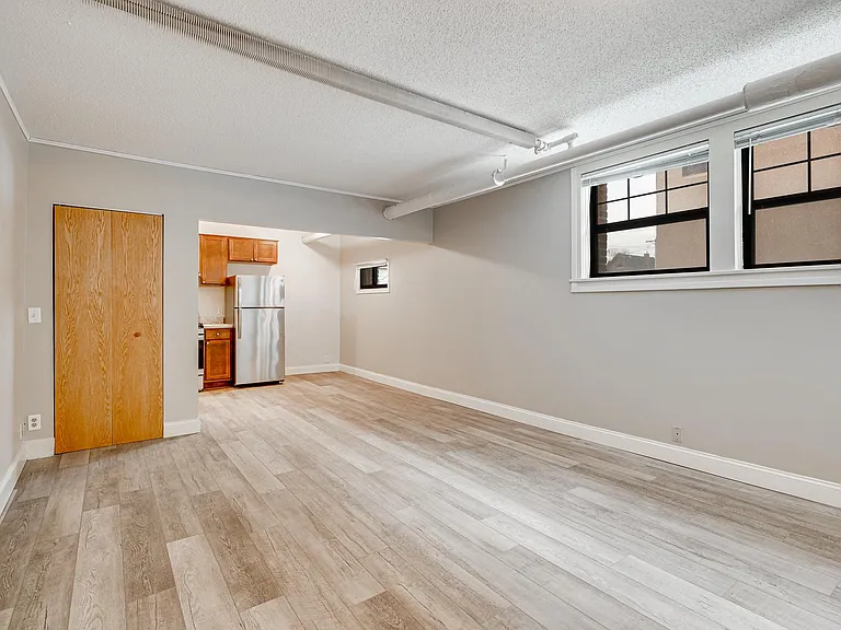 Garfield Court Apartments — Photo 42