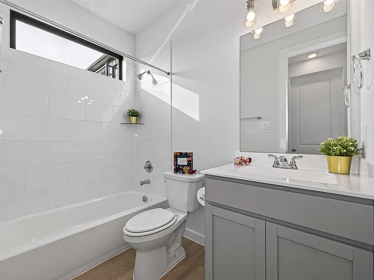 1213 Mercantile St — Photo 30