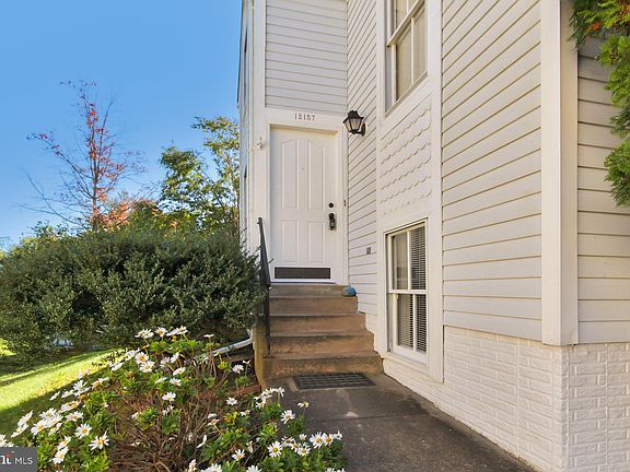 3rd image of 12157 Presidio Way