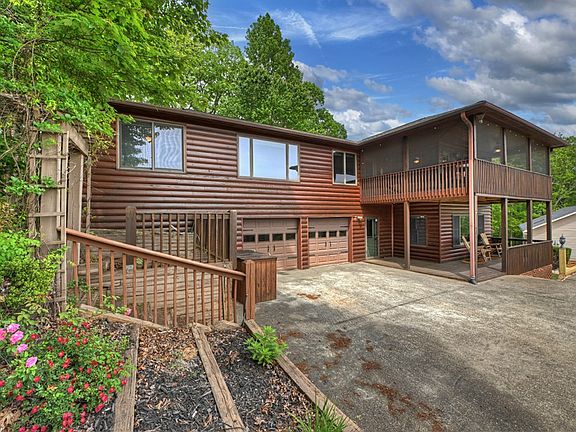 3rd image of 205 Lookout Dr